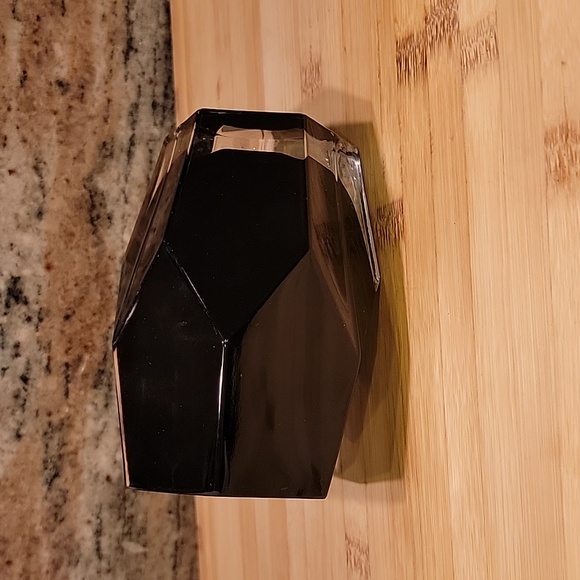 Vintage black glass hexagon vase - Picture 2 of 9